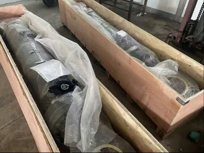 Supply and replace new hydraulic cylinders for rudder system