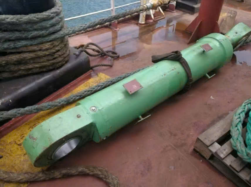 Supply and replace new hydraulic cylinders for rudder system